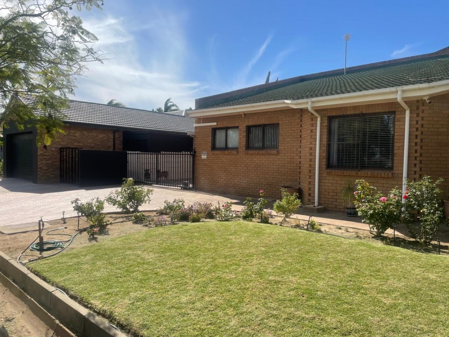 5 Bedroom Property for Sale in Porterville Western Cape